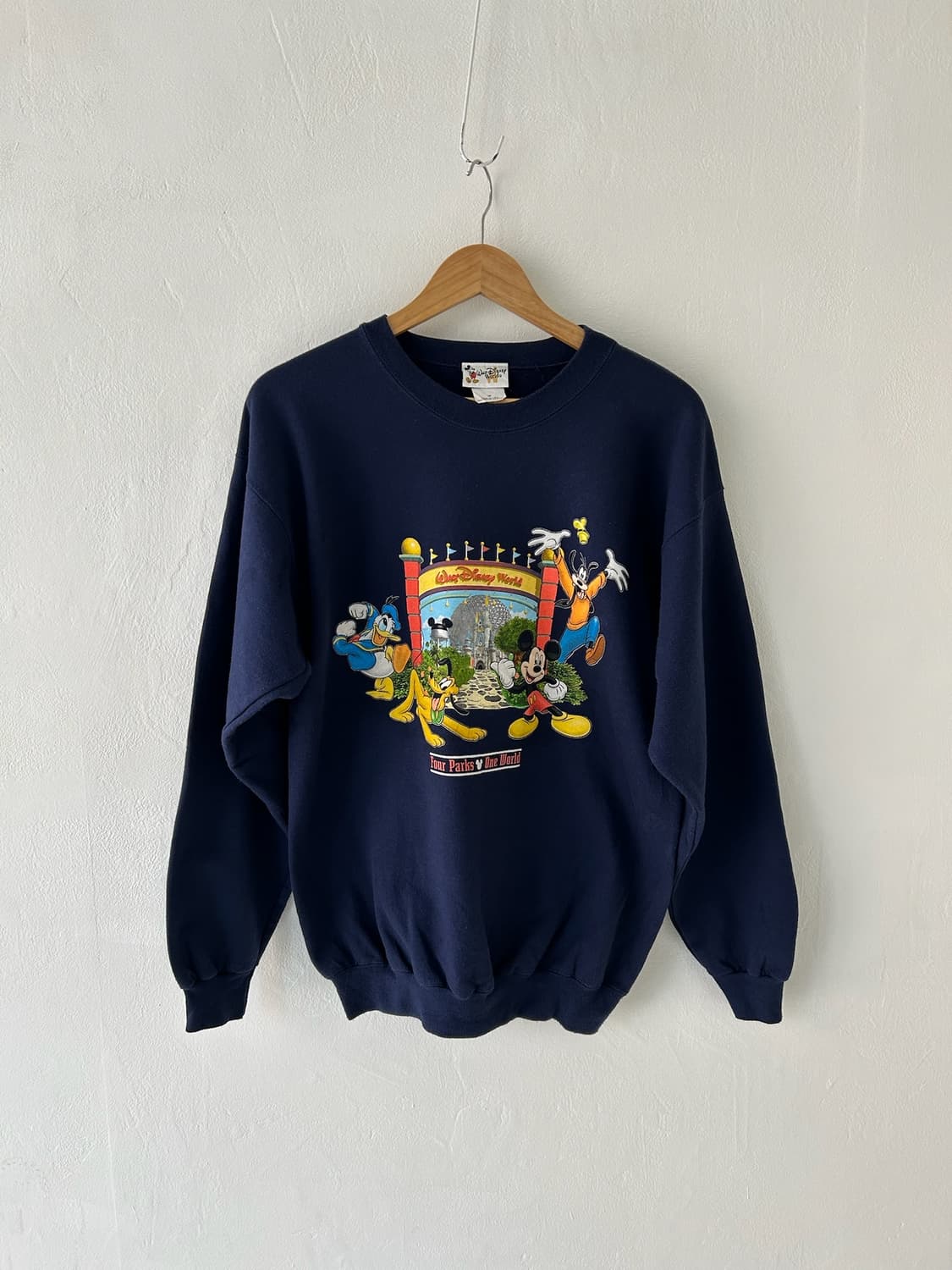 90's Walt Disney Mickey USA Sweatshirt.  상품이미지1