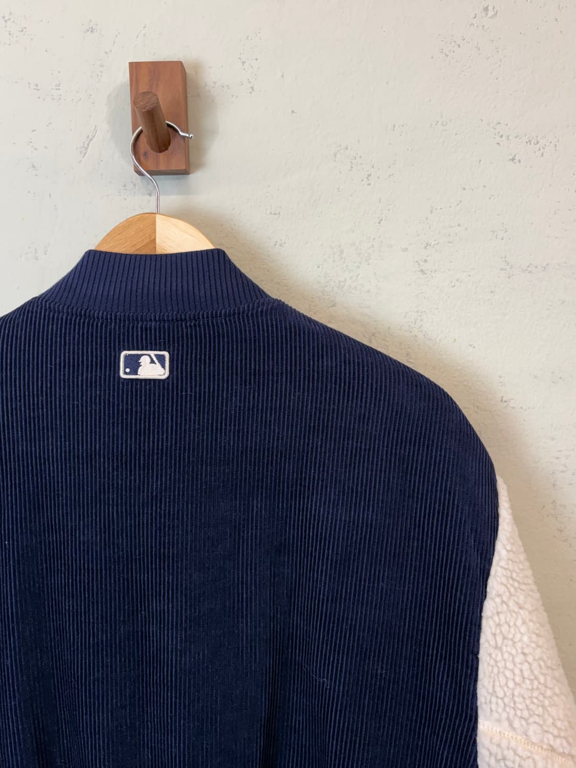 MLB 엠엘비 뉴욕양키즈 크롭 후리스 베이스볼 자켓 상품이미지4