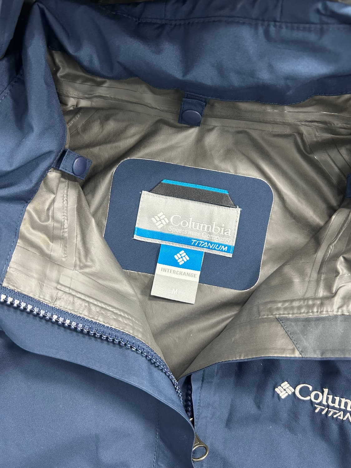 컬럼비아 티타늄 고어텍스 바람막이 M 상품이미지5