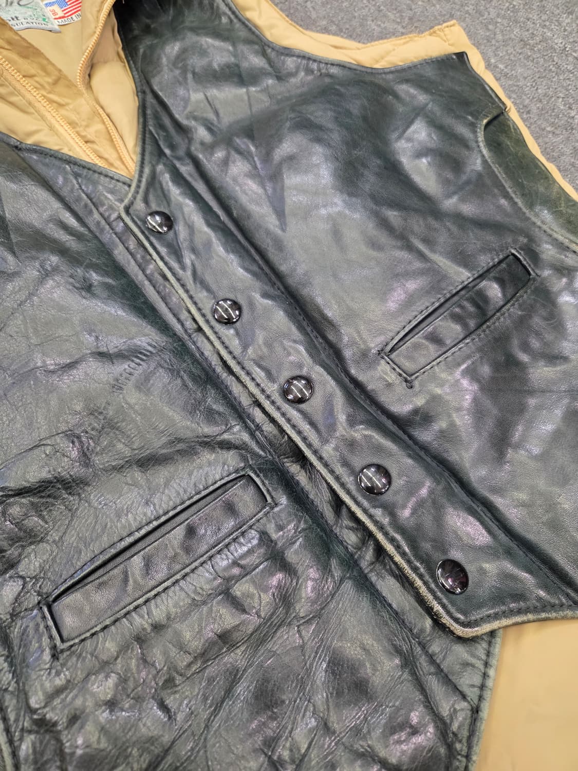 쇼트 레더 다운 베스트 상품이미지5