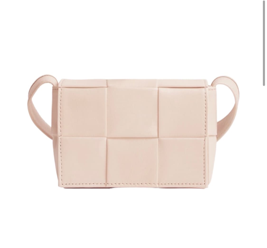 보테가베네타 미니카세트백 멜론워시드 상품이미지1