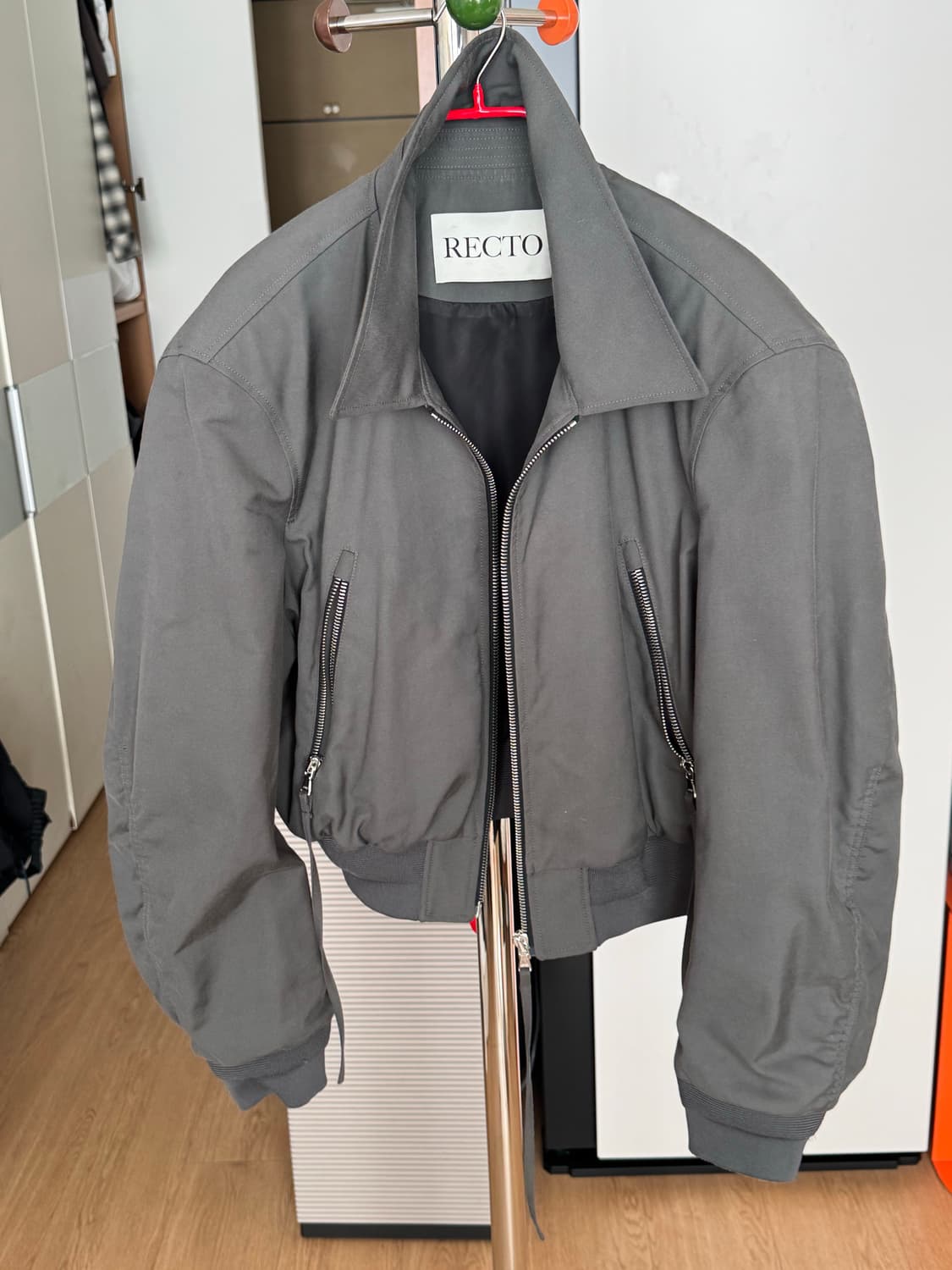 [L] 렉토(RECTO) 25SS 커브드 지퍼 블루종 점퍼 (그레이)  상품이미지6
