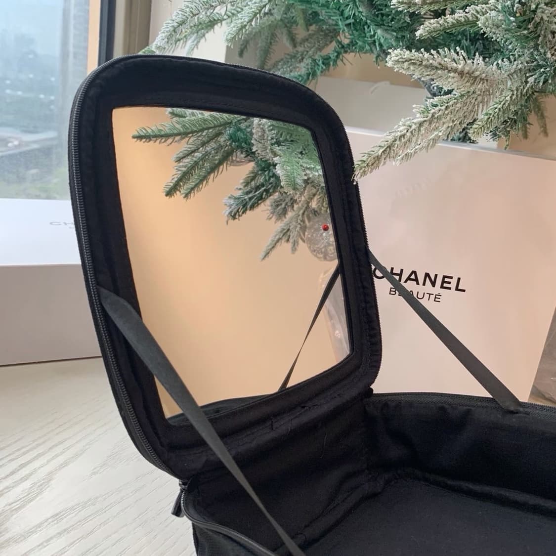 샤넬뷰티 트래블 미러 파우치 메이크업 기프트 파우치 상품이미지10