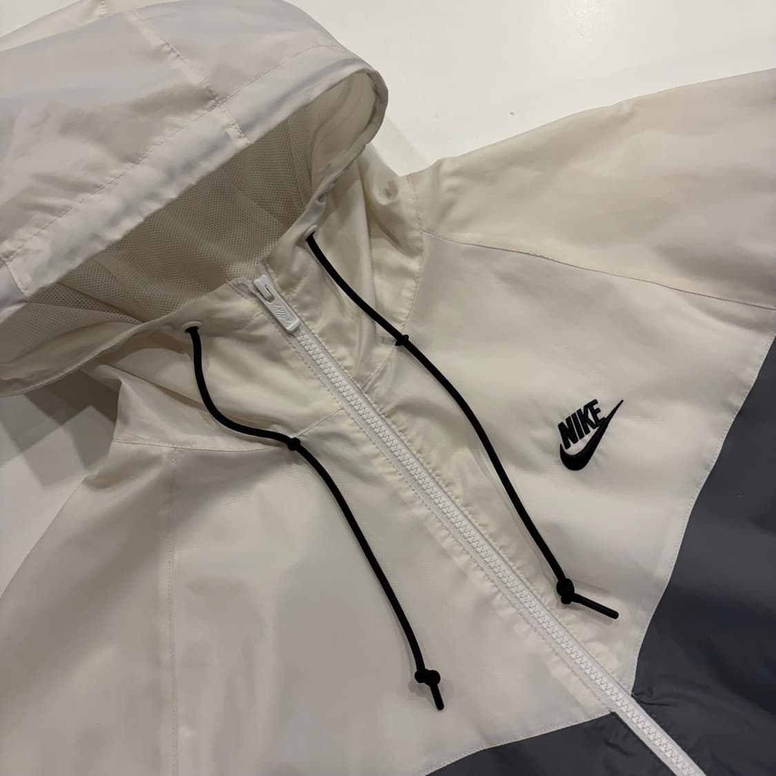 [L] 나이키 윈드러너 바람막이 화이트 회색 후드 자켓 C112 상품이미지3