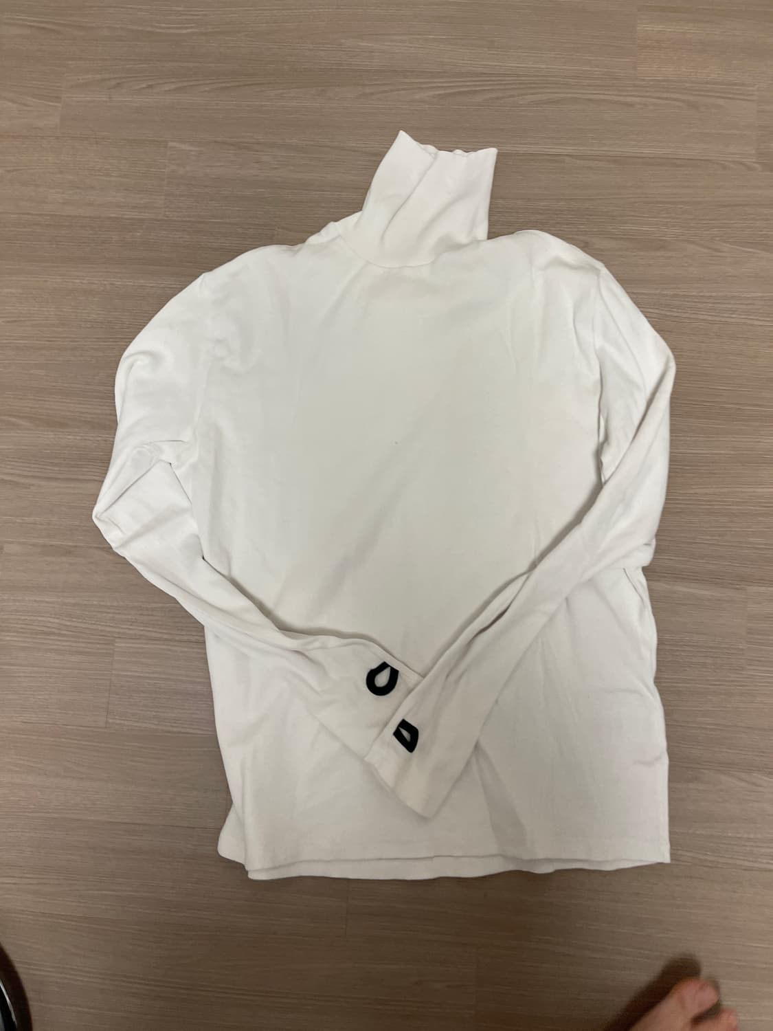 웨이비니스 목폴라 니트 상품이미지1