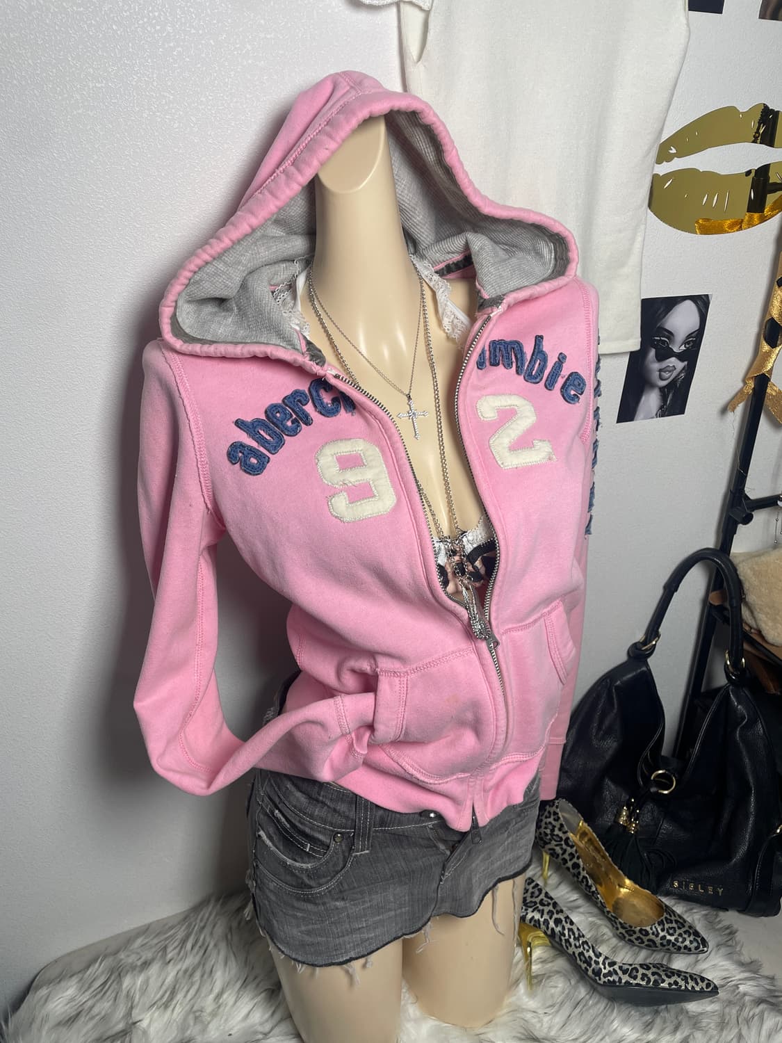 Abercrombie 아베크롬비 핑크 데미지 스펠로고 후드집업 상품이미지2