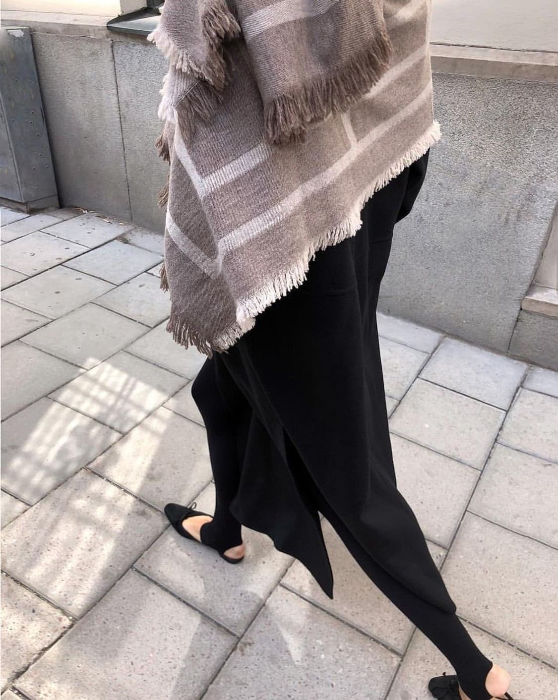 토템 모노그램 울 캐시미어 스카프 베이지 상품이미지3