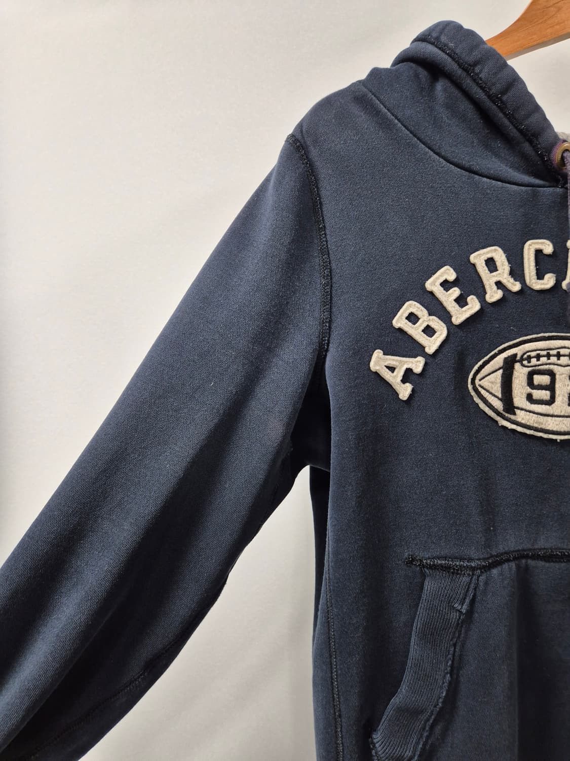 *무료배송*아베크롬비 Y2K 올드스쿨 네이비 후드티 M사이즈(상태A급) 상품이미지3