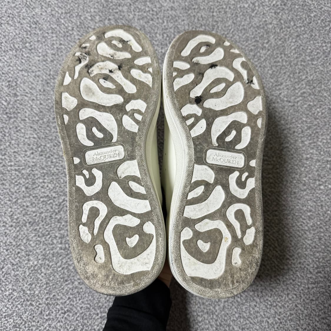 알렉산더 맥퀸 오버사이즈드 스니커즈 255-260 상품이미지7