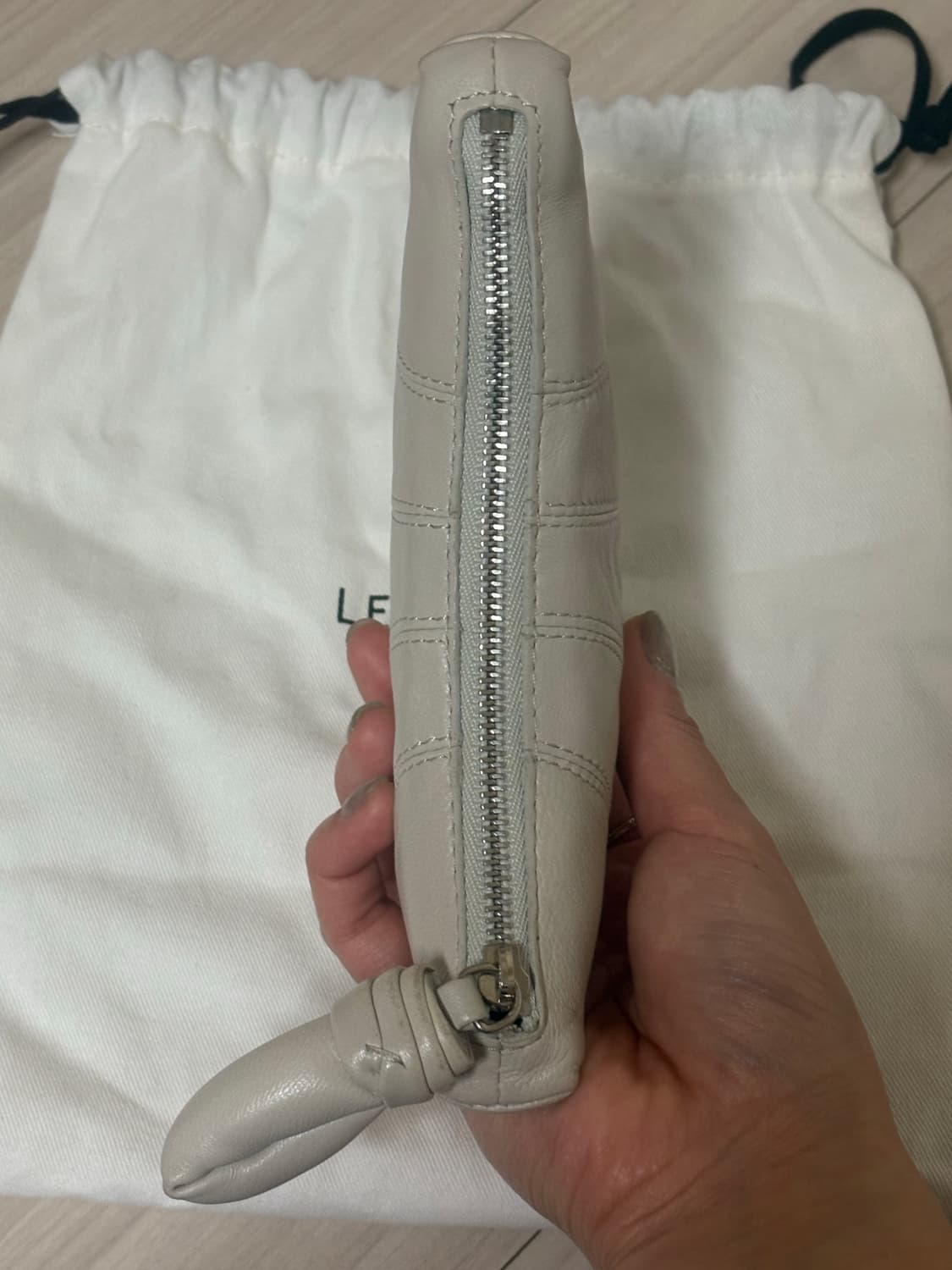 르메르 코인펄스 라이트 펠리칸 판매합니다 상품이미지5