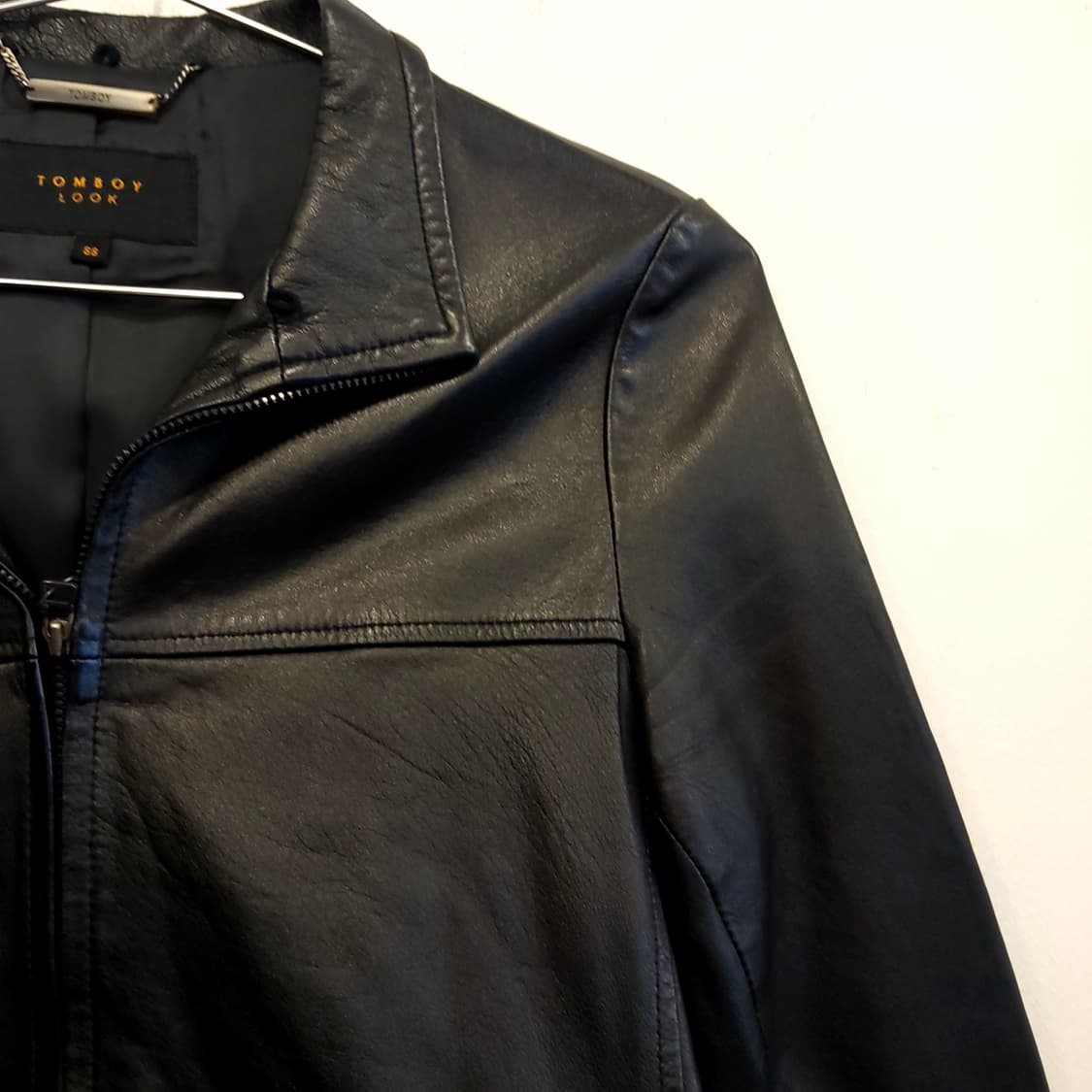톰보이 룩 블랙 가죽 자켓 상품이미지1