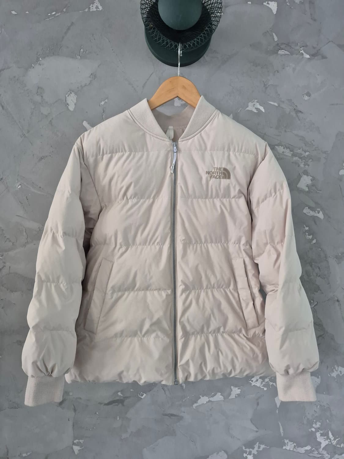 노스페이스 패딩 M 사이즈(95)입니다
ON Ball 상품이미지1