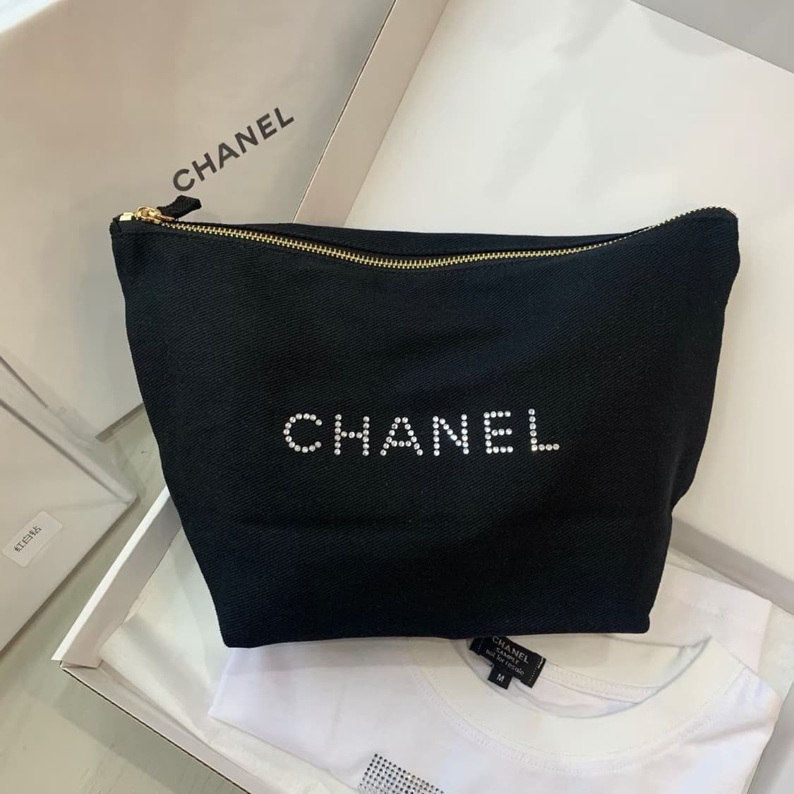 샤넬뷰티 라인스톤 몬테카를로 티셔츠 + 파우치 세트포장 상품이미지6