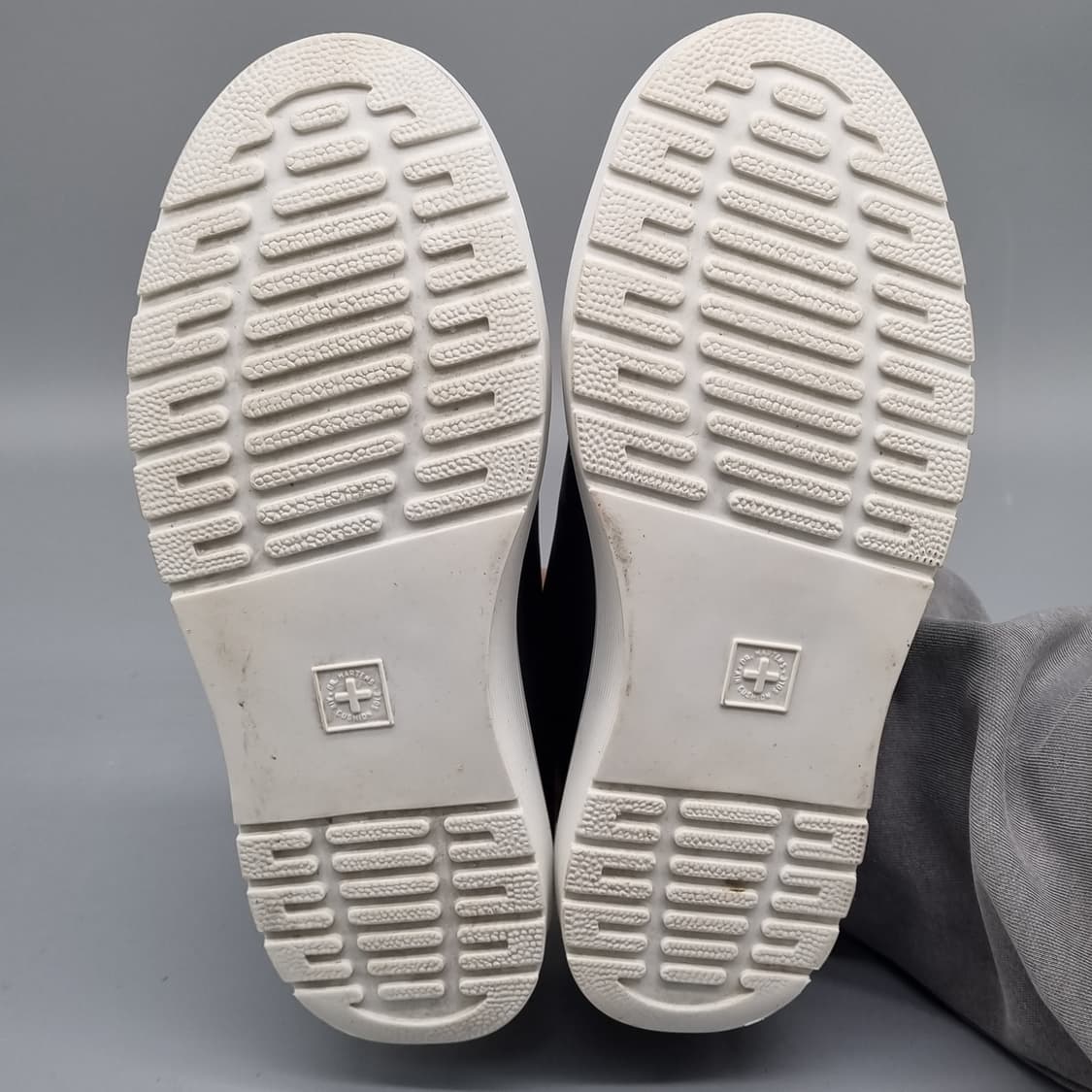 닥터마틴 알렉세이 여성스니커즈240 상품이미지3