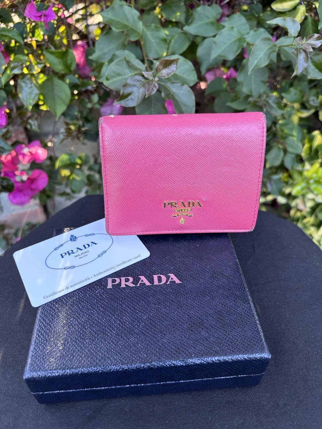 프라다 지갑 Saffiano Leather Compact Wallet 상품이미지1