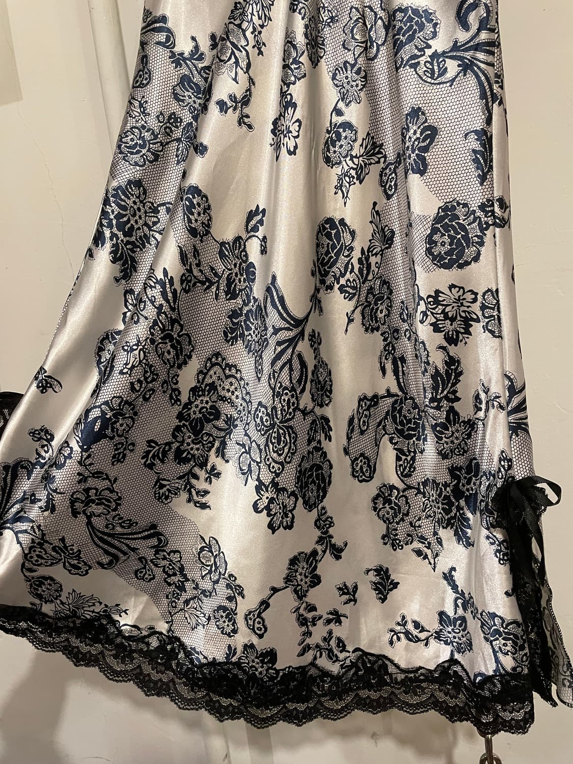 네이비 플라워 레이스 리본 절개 실버 슬리브리스 원피스 오리엔탈 상품이미지5