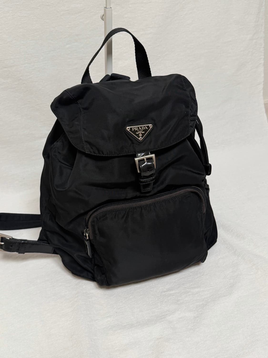 정품 프라다 포코노 나일론 원포켓 백팩 블랙 상품이미지4