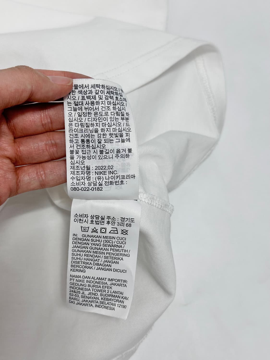 나이키 오서라이즈 백로고 반팔티 상품이미지8