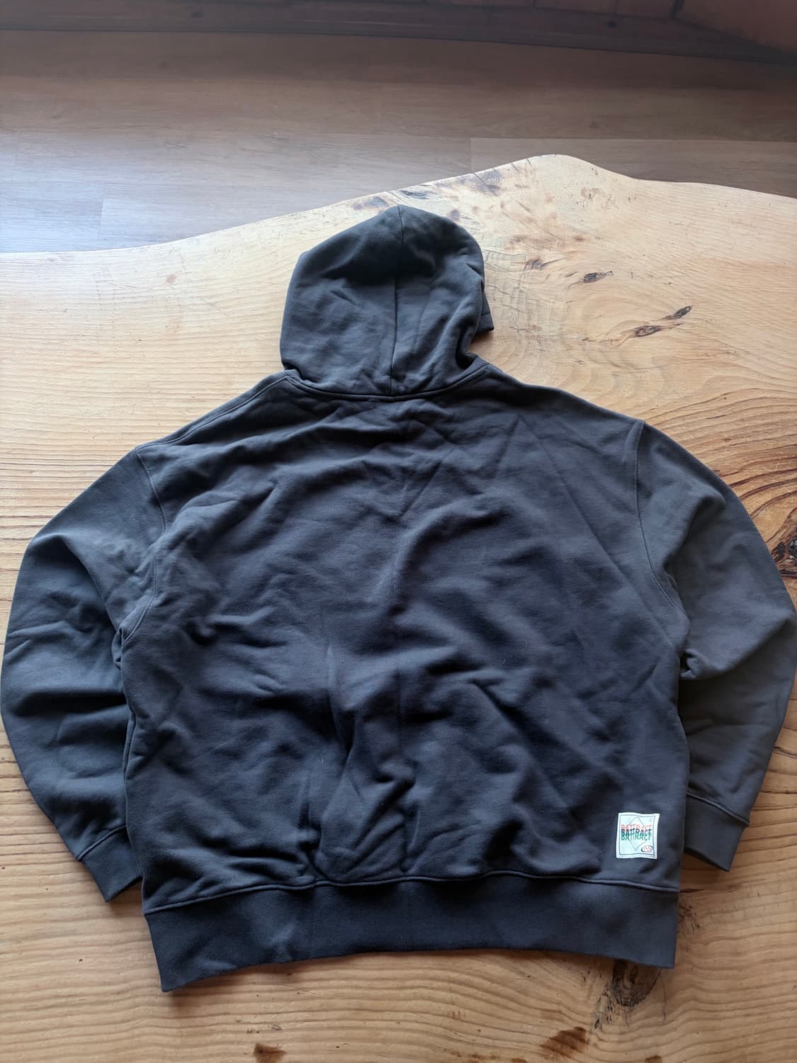 배트랙트 차콜 후드티 상품이미지3