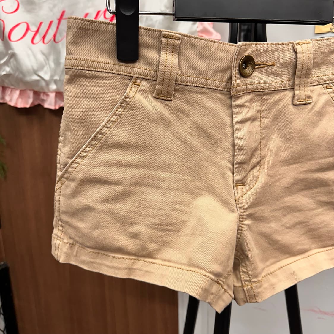 Beige High-Waisted Shorts 상품이미지5