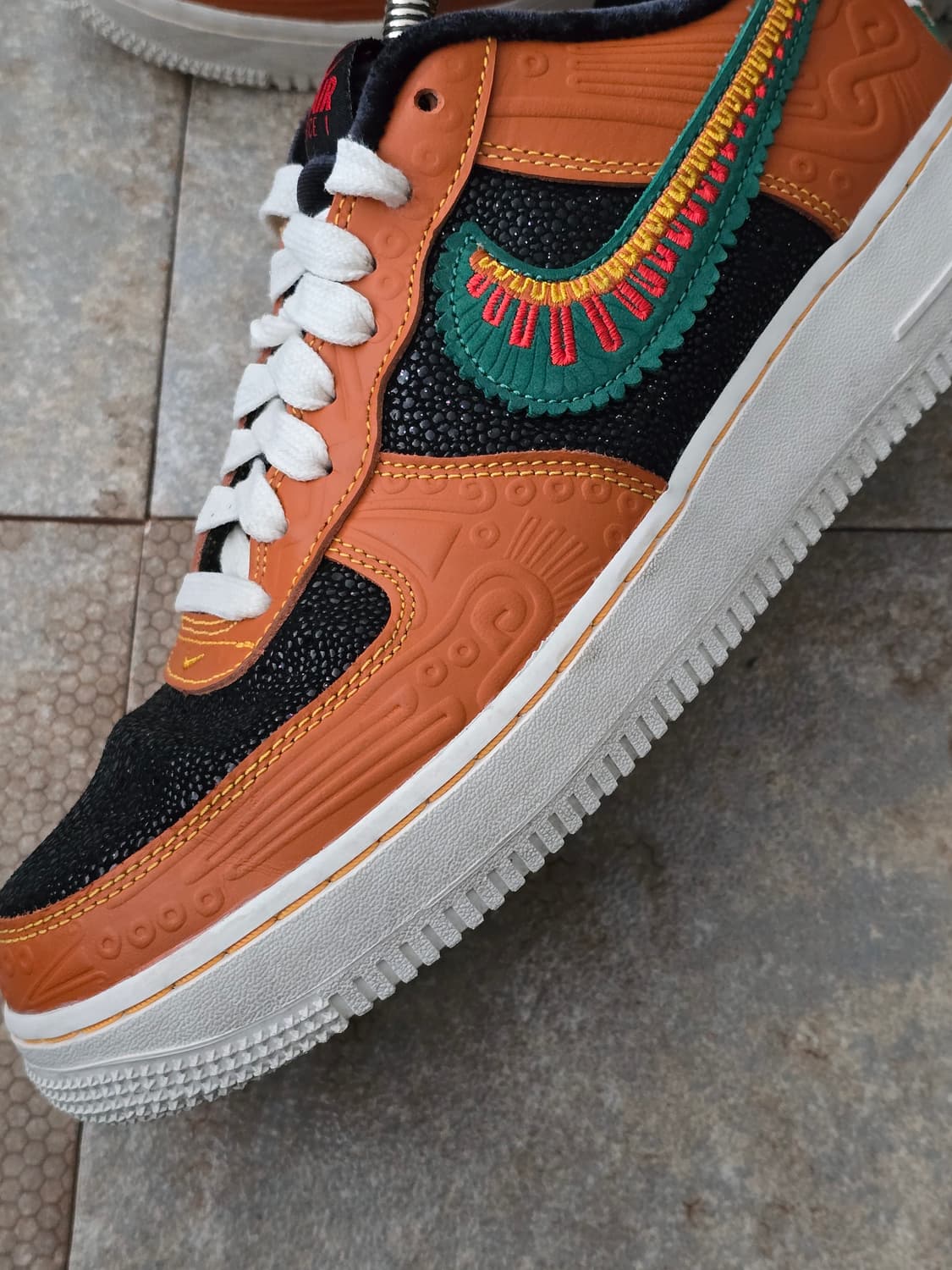 (260)나이키 에어포스 1 07 lx 시엠프레 파밀리아  상품이미지3