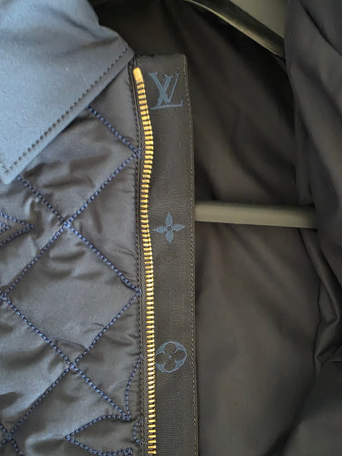 (새상품) 루이비통 퀼티드 패딩 상품이미지5