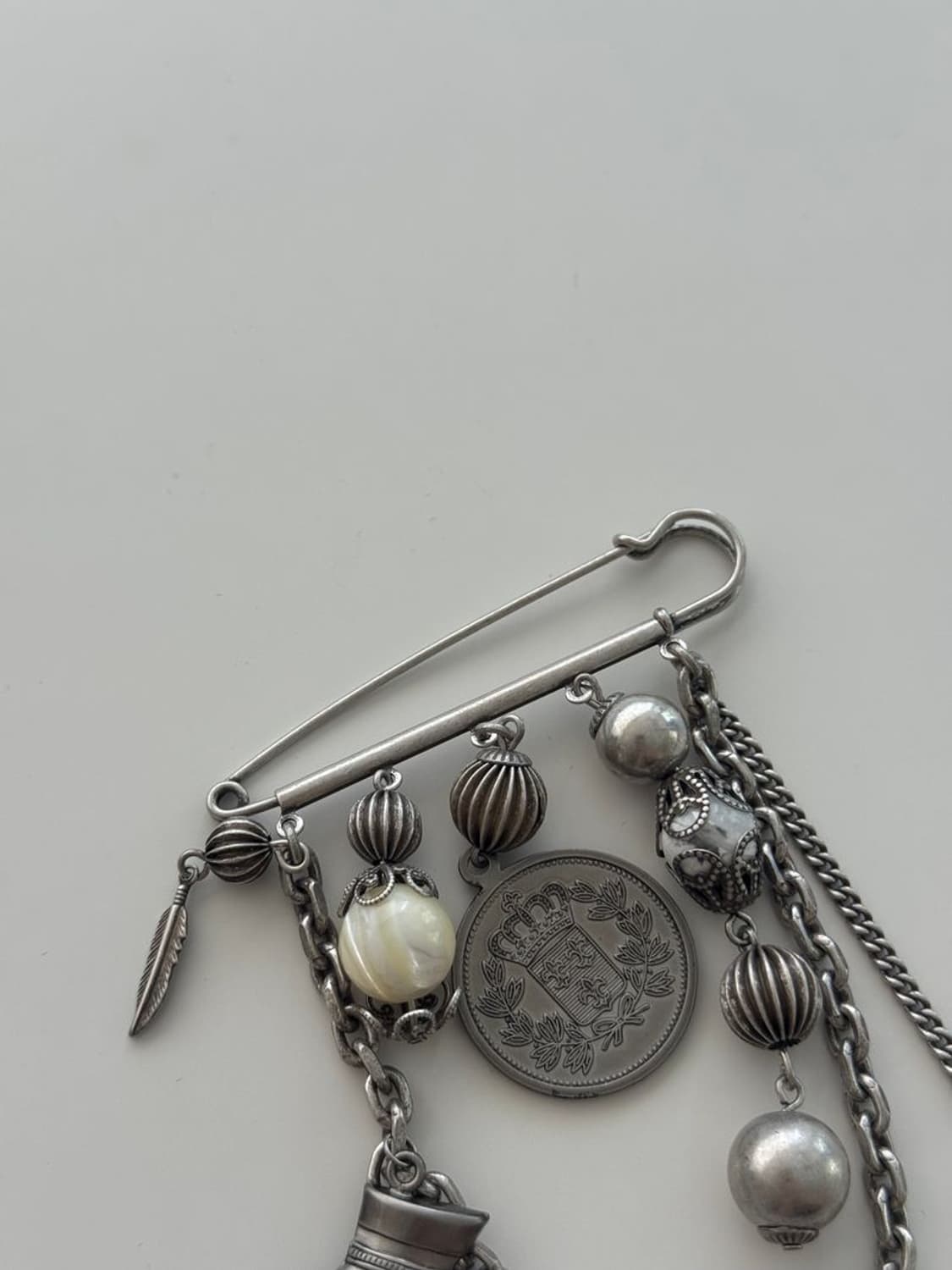 BRASS MULTI-MOTIF BROOCH 황동 멀티 모티브 브로치 상품이미지2