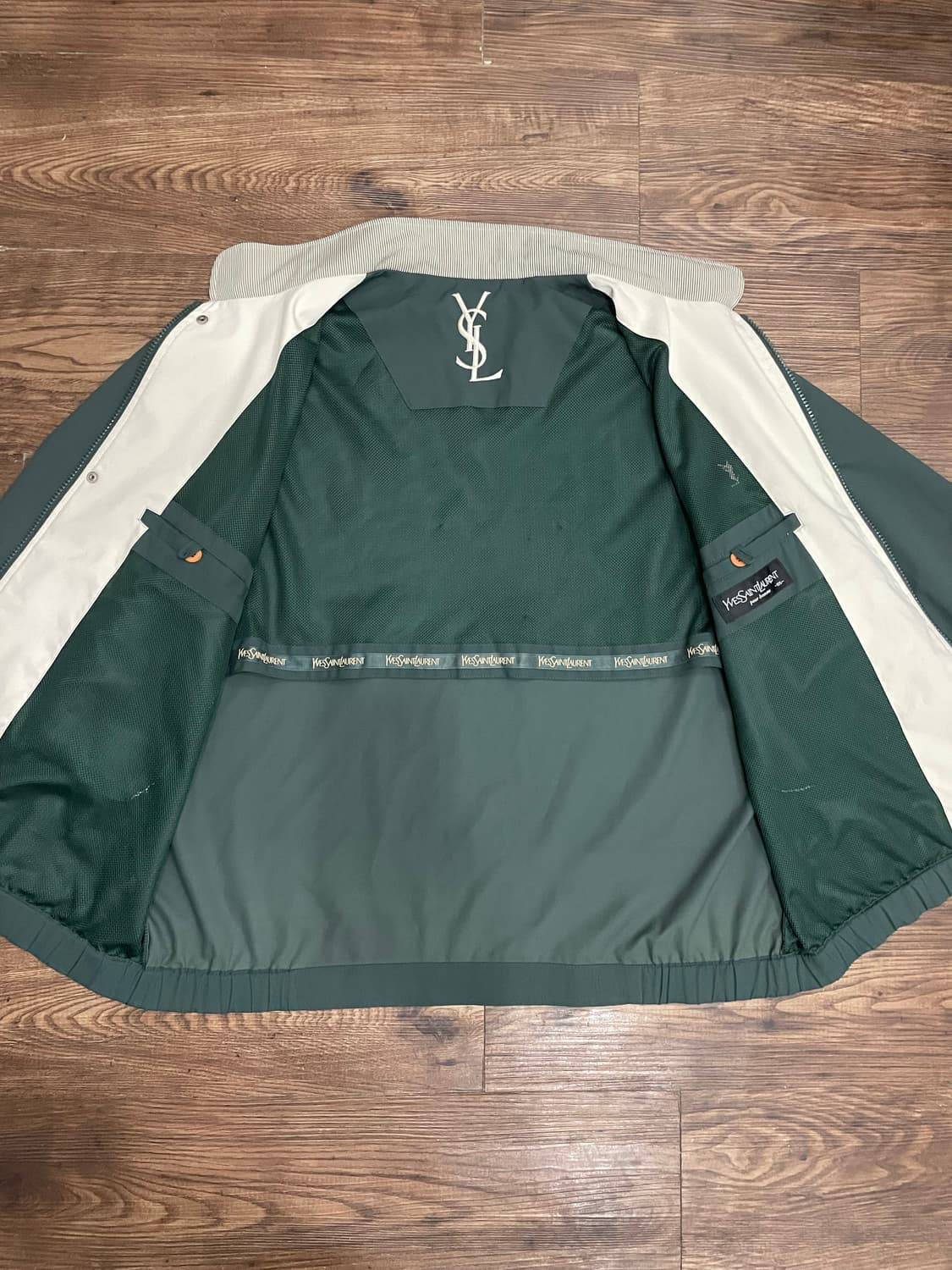 입생로랑 YSL 자수로고 폴리쉘 자켓 105 상품이미지9