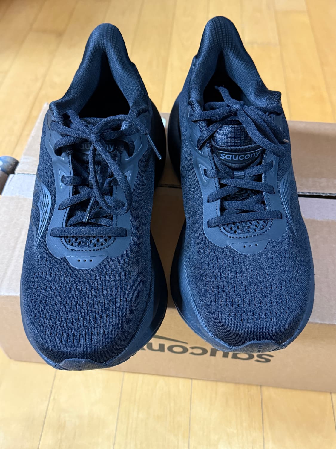 [실착 1회] 써코니-트라이엄프 23 런닝화(260) 상품이미지5