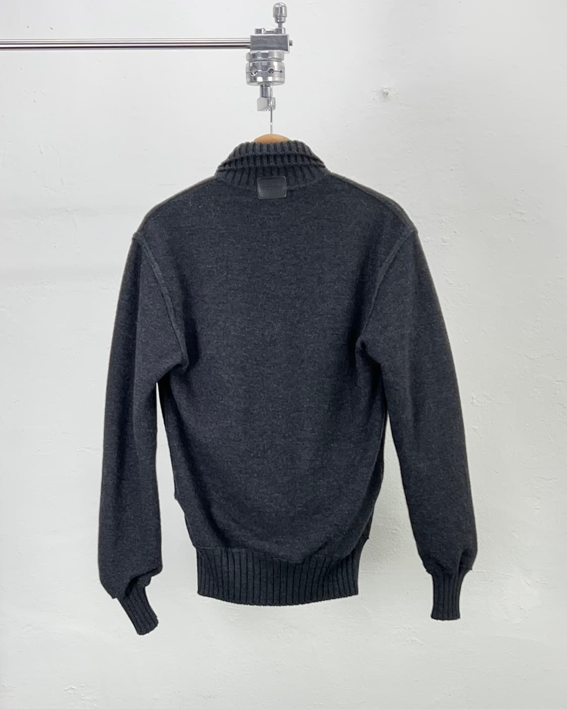 돌체앤가바나 차콜 모티브 레이어 하프 버튼 퀼팅 니트 자켓 상품이미지7