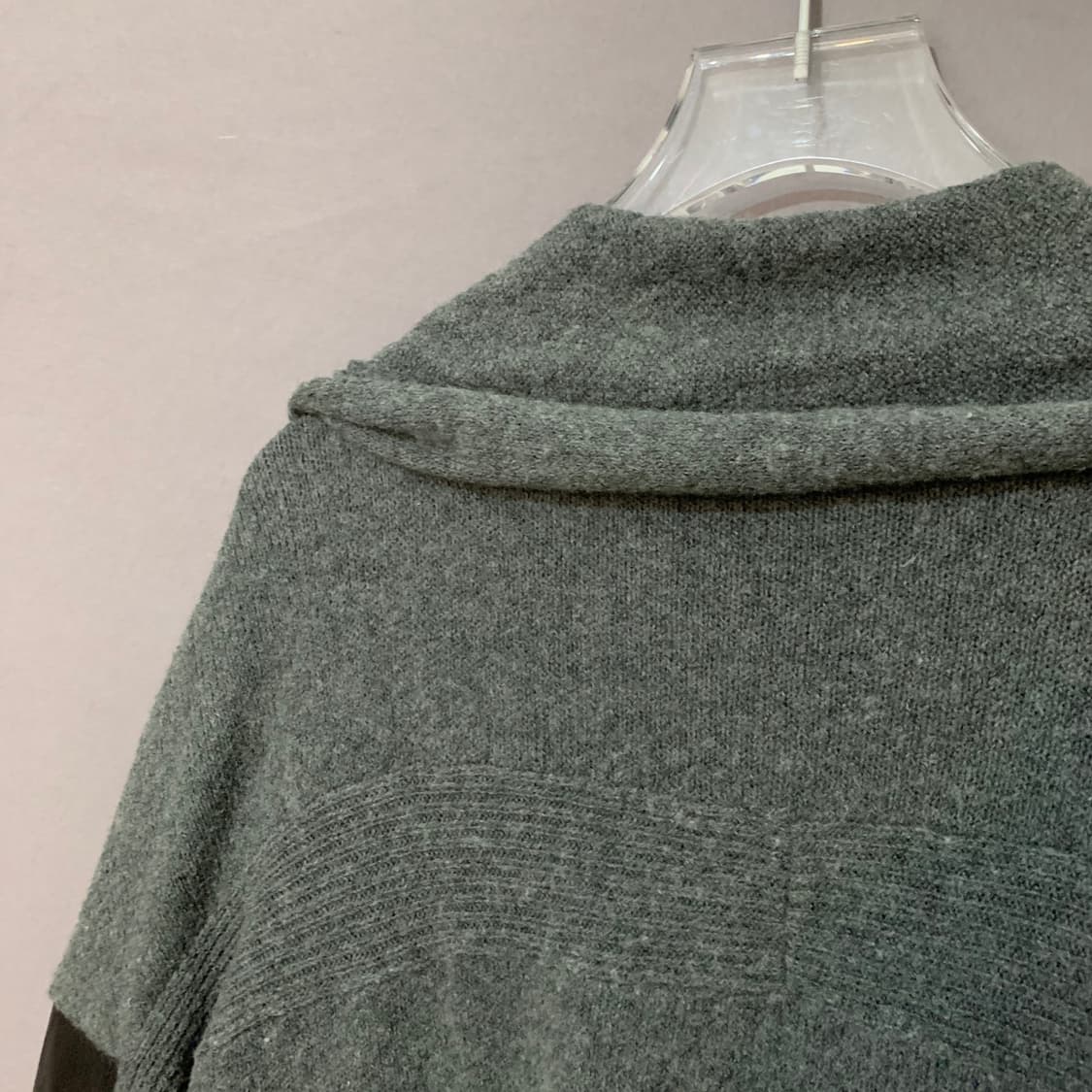 1 MAJE 마쥬 양가죽 배색 오픈 숄카라 니트 가디건 상품이미지4