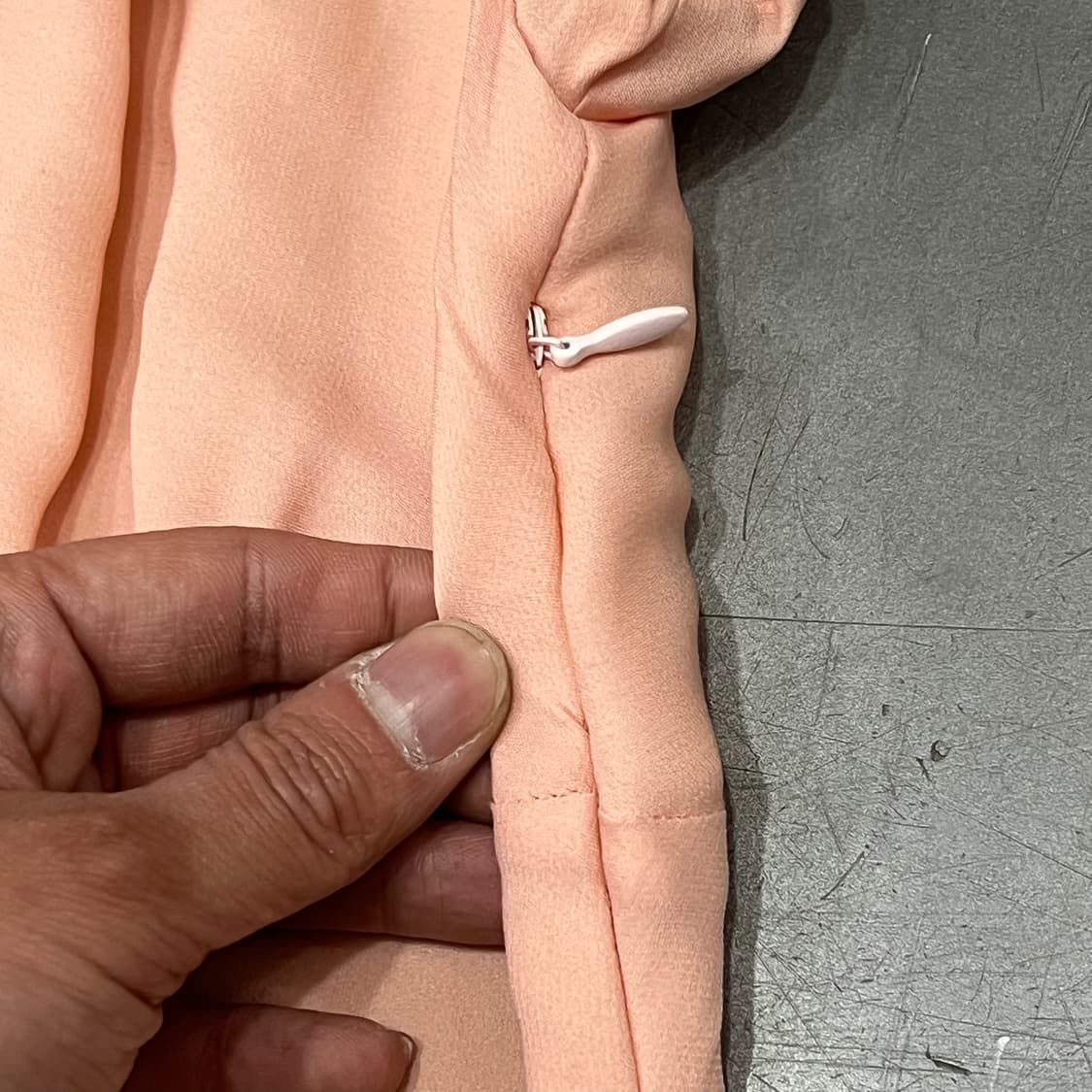  엠포리오 아르마니 셔링 하프 블라우스 y16194 상품이미지4