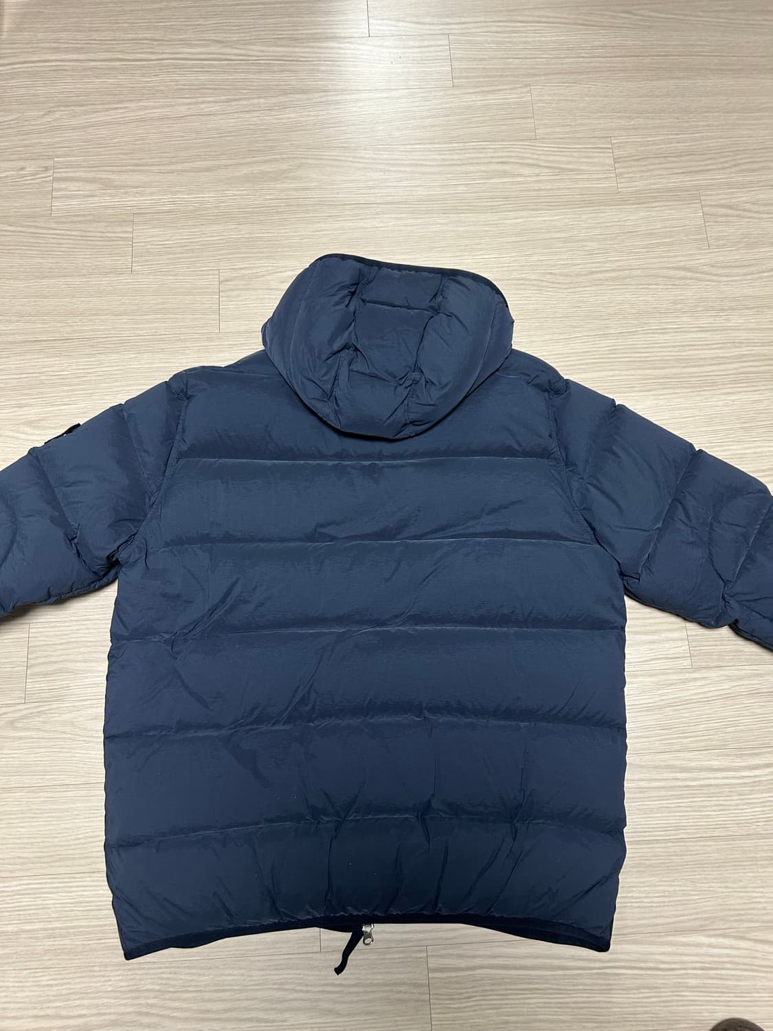 23FW 심리스 터널 나일론 다운 네이비 M 판매 상품이미지2