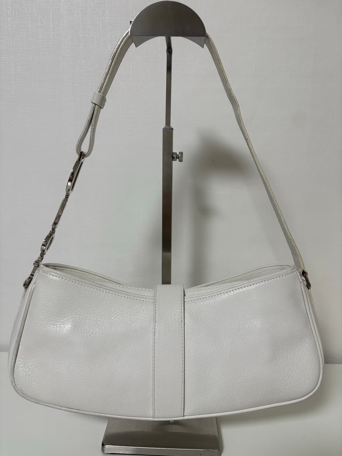 디올 디링 새들백 레더화이트 상품이미지6