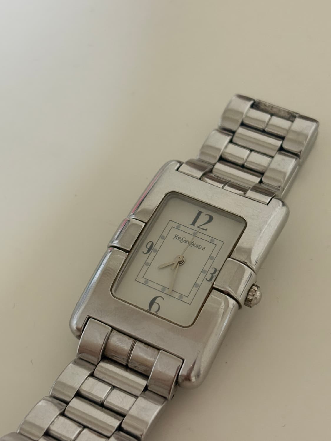 입생로랑 시계 판매합니다 상품이미지1