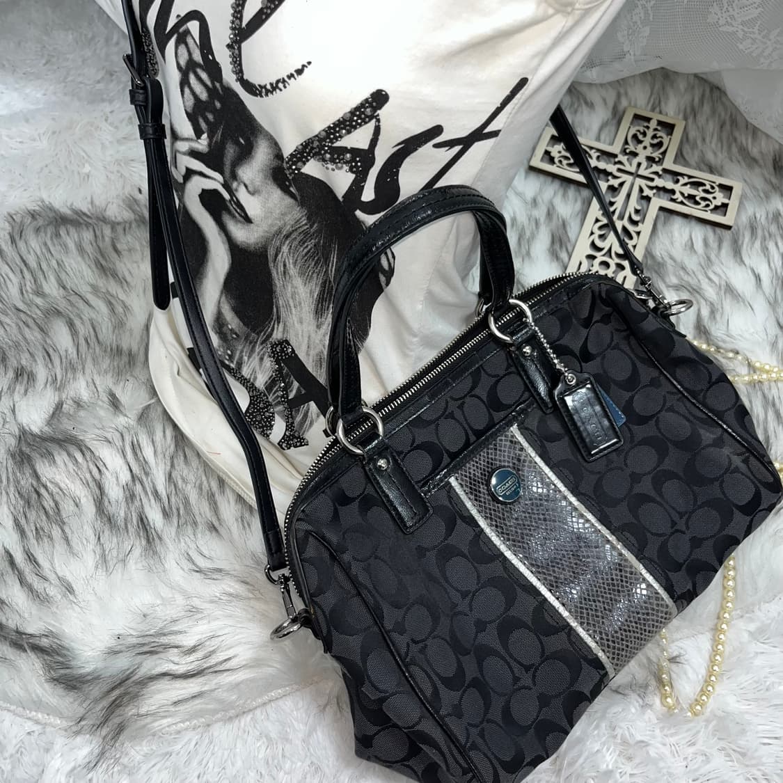 Coach 블랙 크로스백 상품이미지4