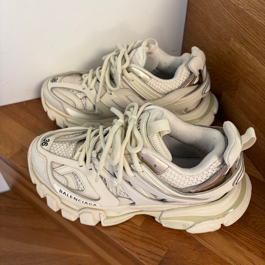 발렌시아가 트랙 스니커즈 베이지 상품이미지5