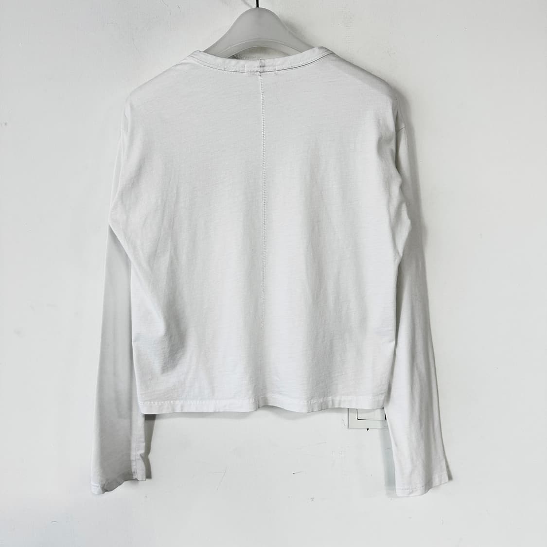 랙앤본 자수 크롭 긴팔 티셔츠 상품이미지9