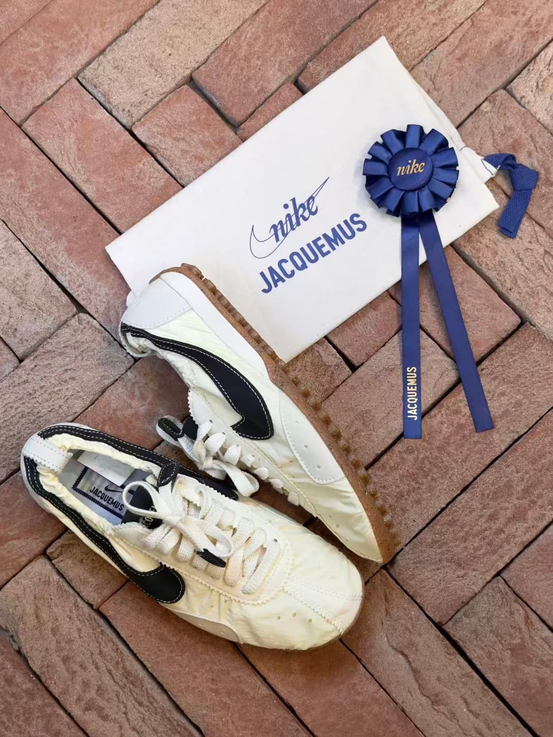 나이키 x 자크뮈스 문 슈 SP 앨러배스터 오프 누아르 상품이미지1