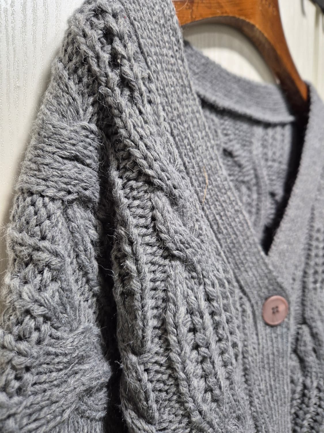 회색 꽈배기 크롭 가디건 상품이미지4