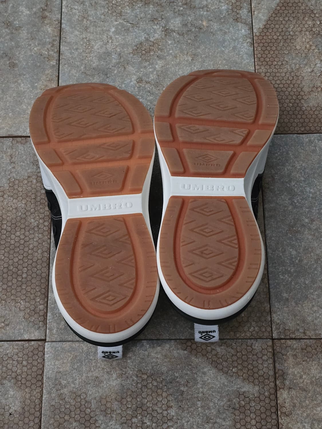 (245)엄브로 토비 c 블랙 상품이미지8