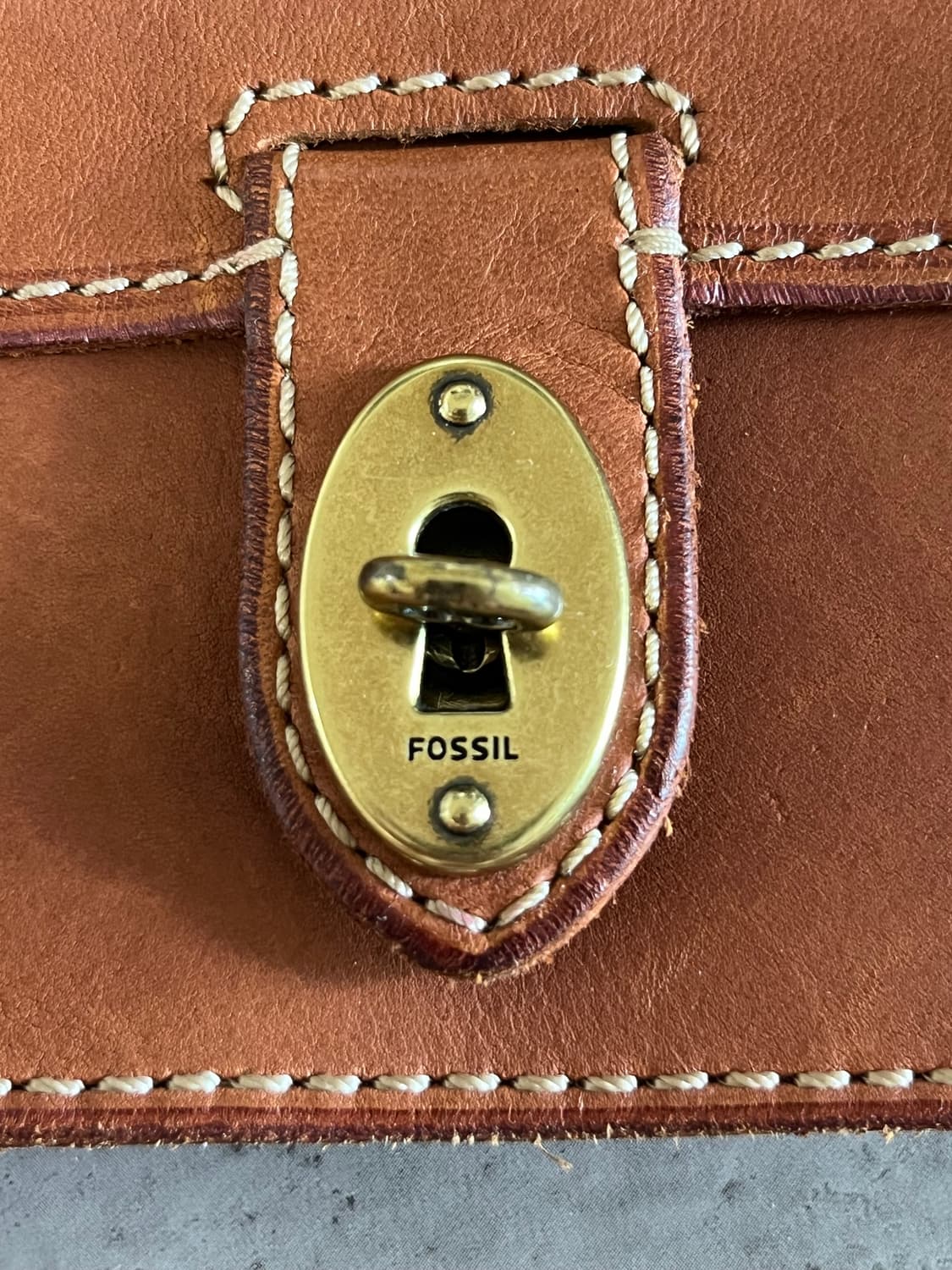 FOSSIL 가죽 미니 클러치백 브라운 상품이미지3