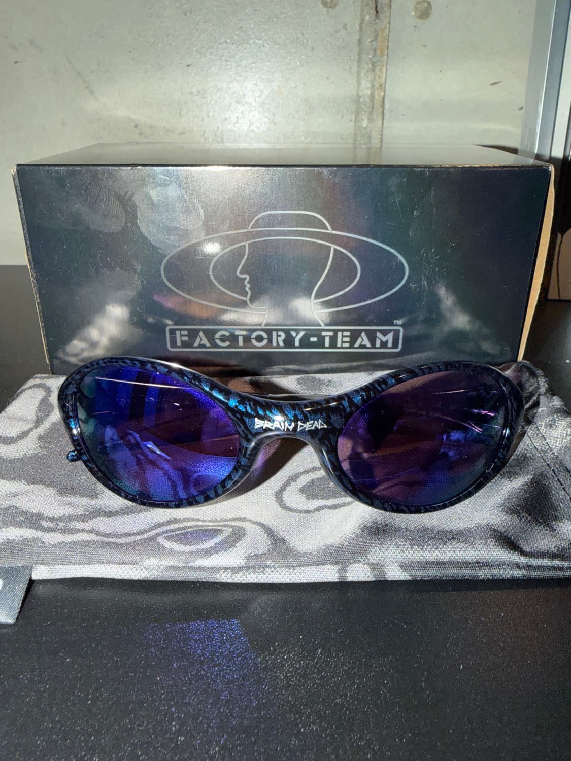 오클리 X 브레인데드 아이자켓 선글라스 [OS] 상품이미지1