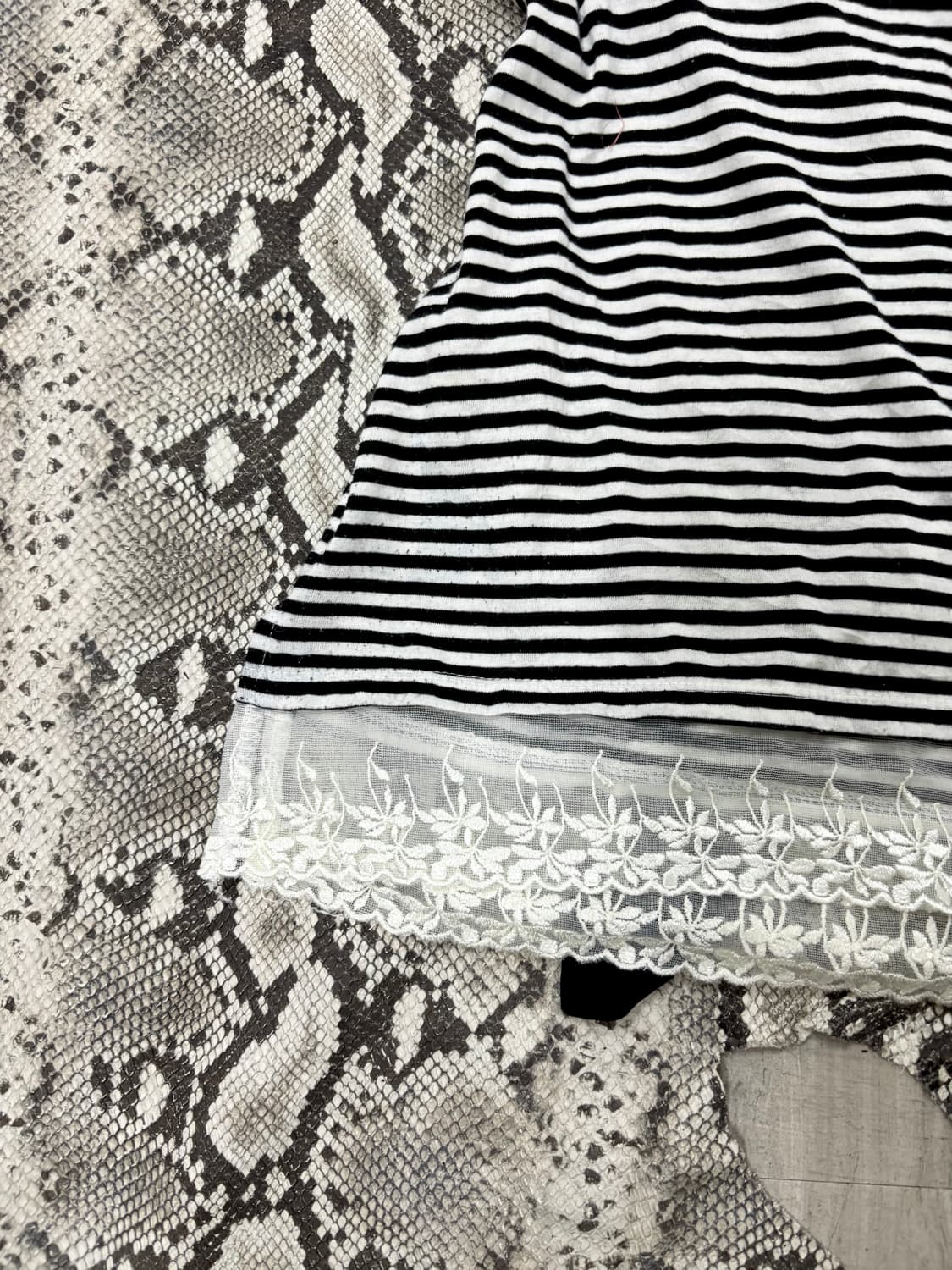 “Vintage” Y2K Stripe Lace Sleeveless 상품이미지6