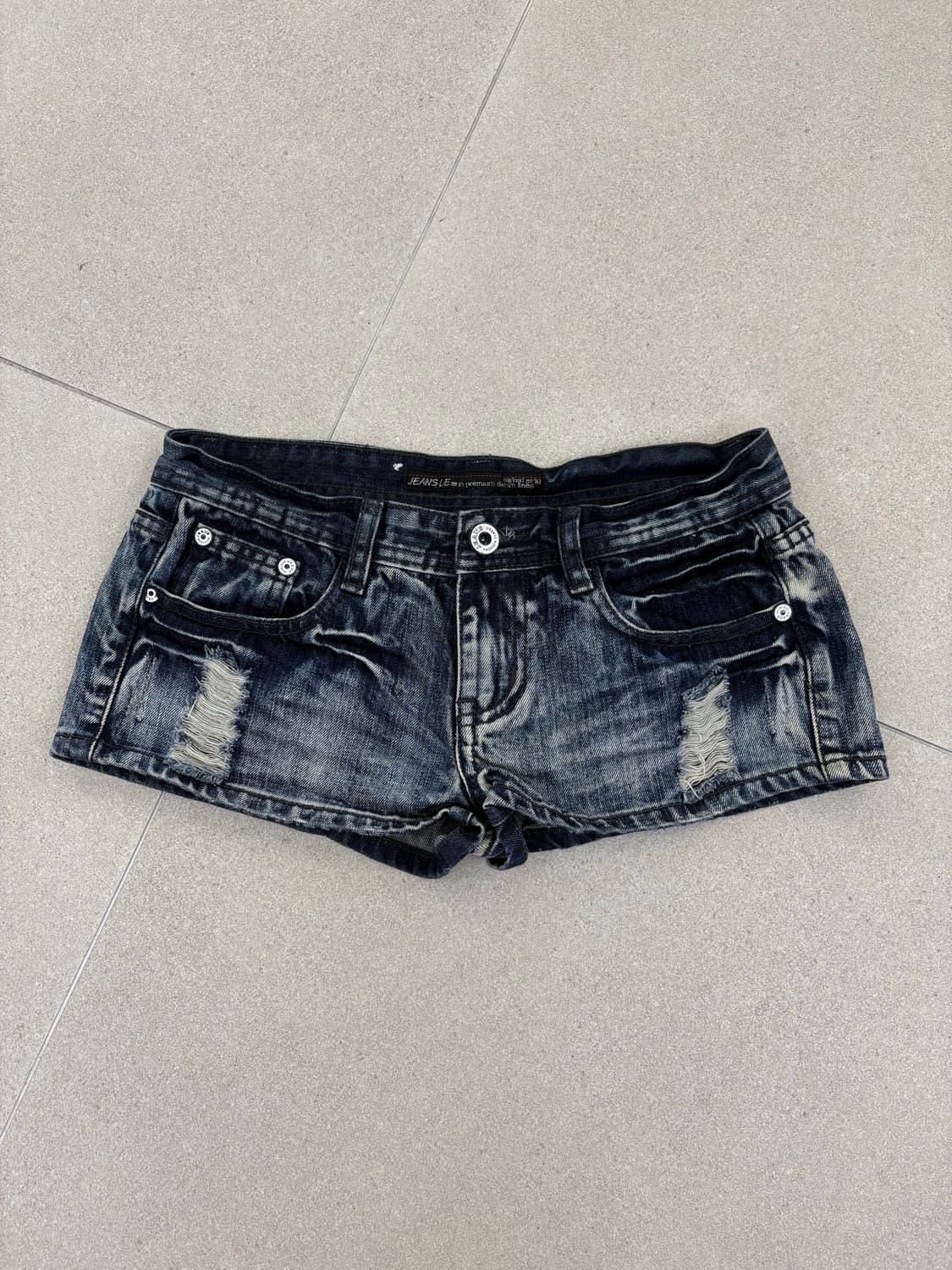 데미지 백 포인트 데님 숏츠 상품이미지2