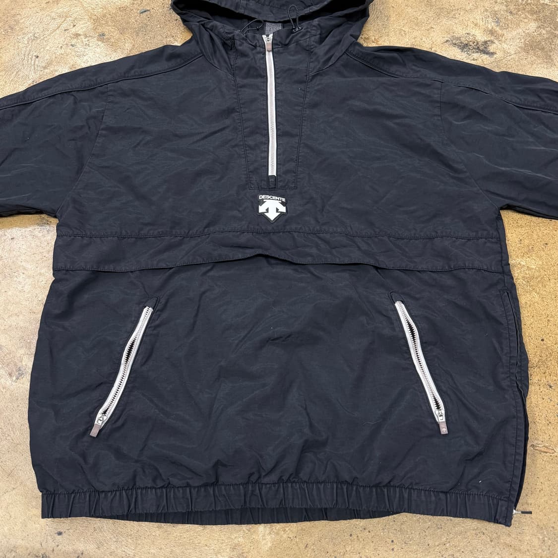 [정품/100] 데상트 블랙 아노락 후드 바람막이 b16 상품이미지3