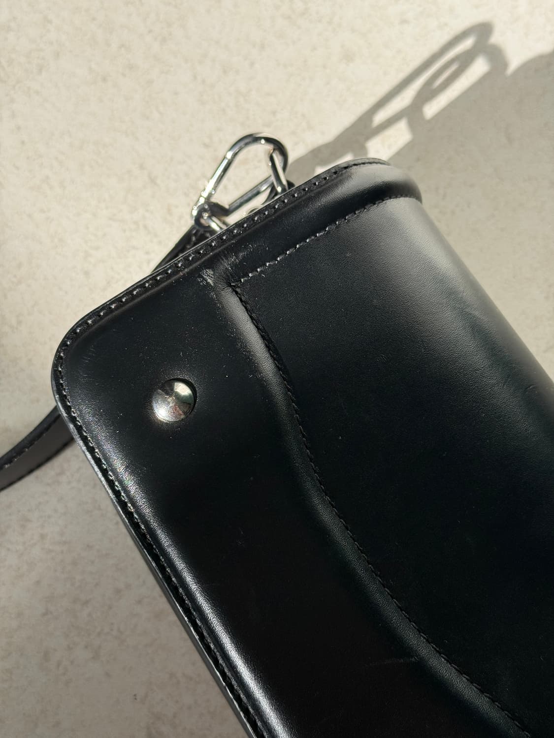 르메르 란셀 미니 샤첼 글로시 레더 백 상품이미지4