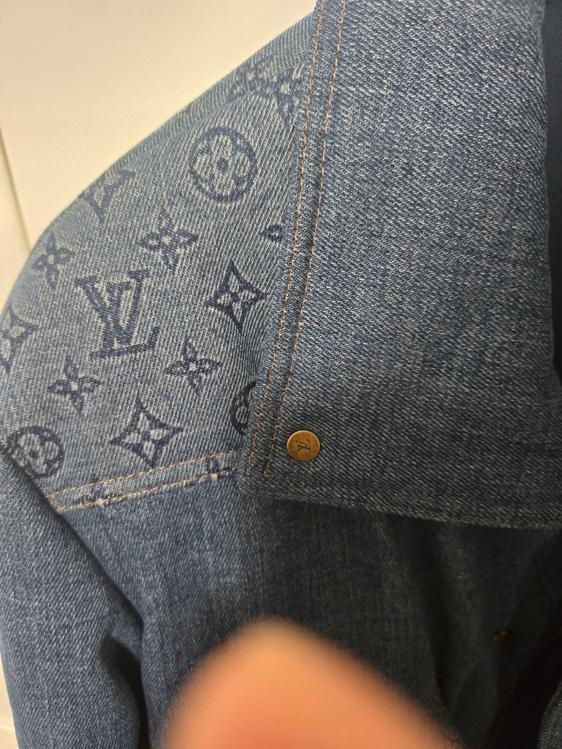 정품 루이비통 카펜더 데님 패딩 50사이즈 상품이미지8