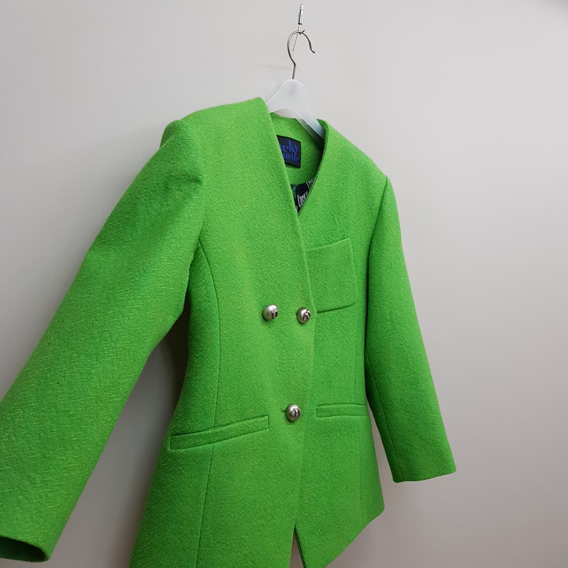 럭키슈에뜨 2022 더블버튼 울 자켓  36사이즈 상품이미지4