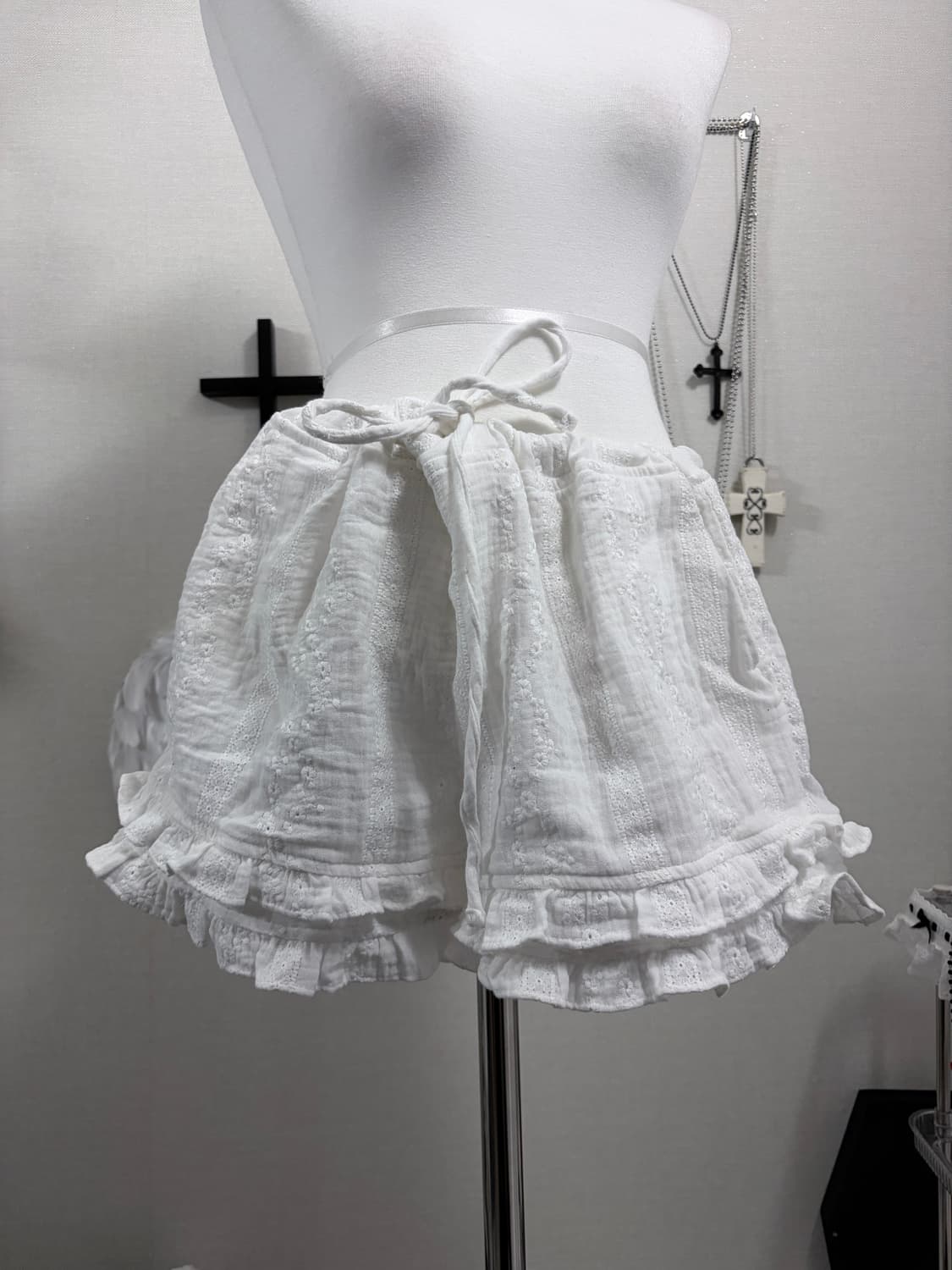 레이스 로우 프릴 반바지 상품이미지4